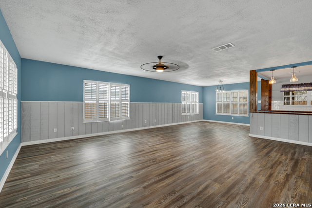 Image 4 of 33 For 465 Twin Point