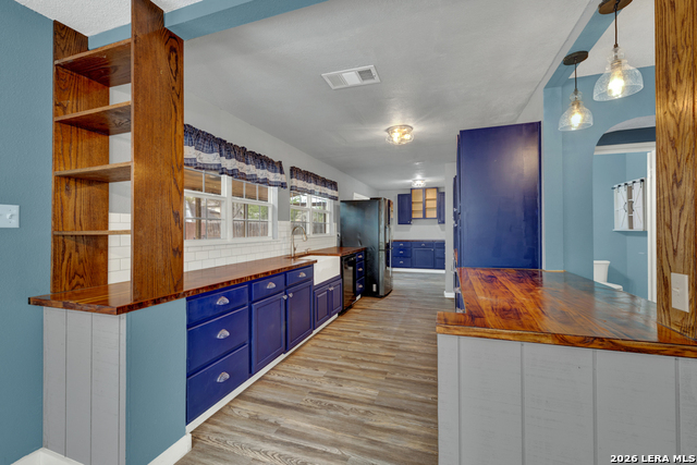 Image 9 of 33 For 465 Twin Point