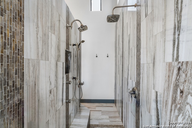 Image 12 of 41 For 7002 Bella Rose