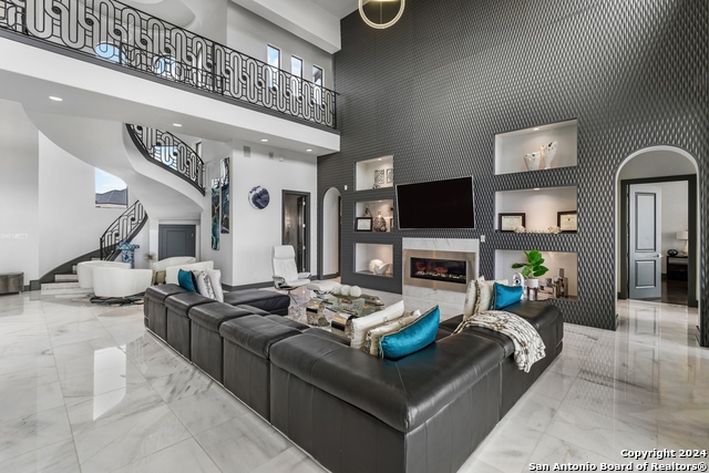 Image 6 of 41 For 7002 Bella Rose