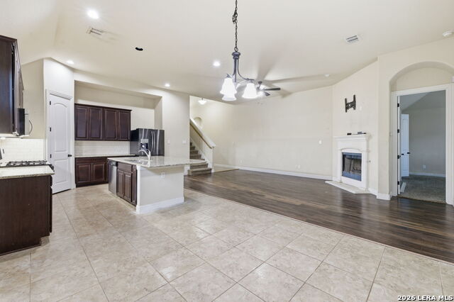 Image 7 of 37 For 107 Dovetail