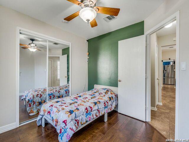 Listing photo id 9 for 8102 Braun Forest