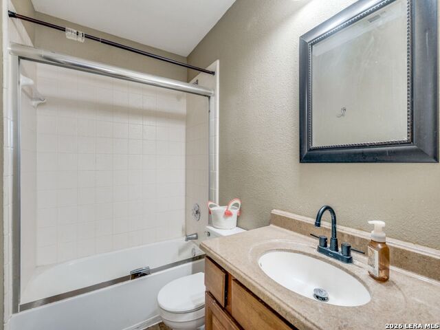 Listing photo id 11 for 8102 Braun Forest