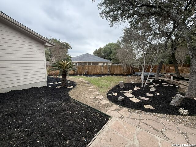 Listing photo id 20 for 8102 Braun Forest