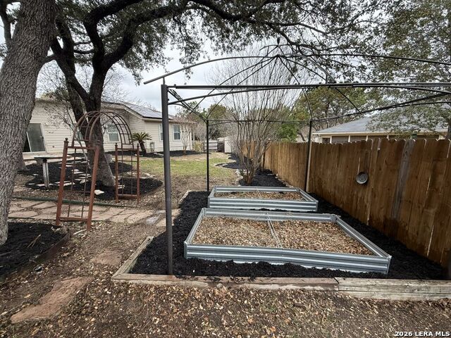 Listing photo id 21 for 8102 Braun Forest