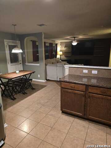 Image 12 of 39 For 5927 Onyx Way