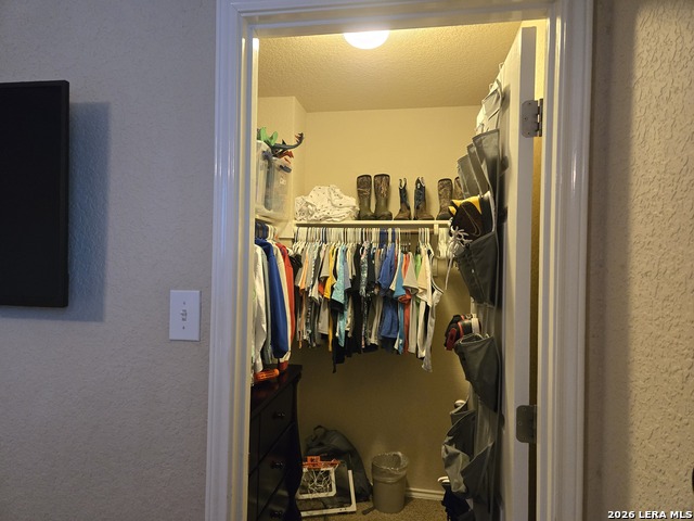 Image 23 of 39 For 5927 Onyx Way