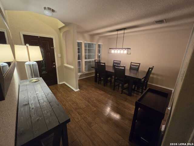 Image 5 of 39 For 5927 Onyx Way