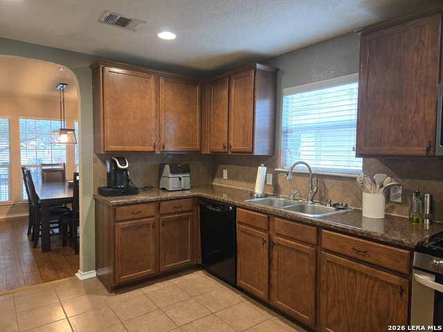 Image 8 of 39 For 5927 Onyx Way