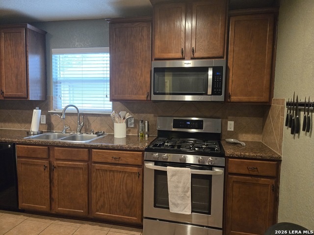 Image 9 of 39 For 5927 Onyx Way