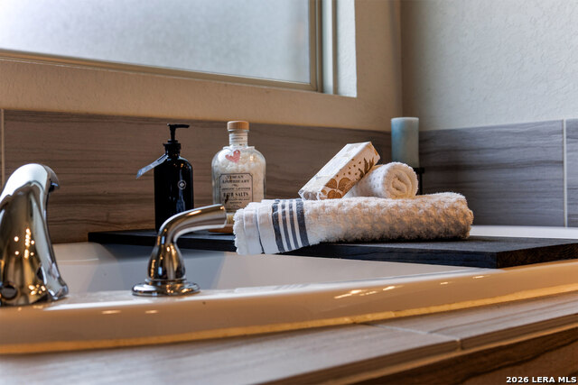 Image 16 of 34 For 2059 Easton Dr