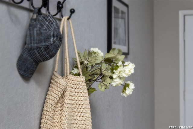 Image 28 of 34 For 2059 Easton Dr