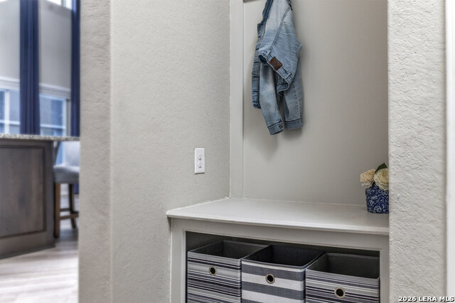 Image 29 of 34 For 2059 Easton Dr