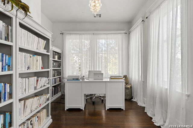 Image 35 of 79 For 110 Mulberry E