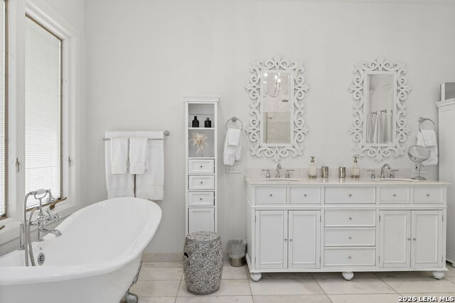 Image 42 of 79 For 110 Mulberry E