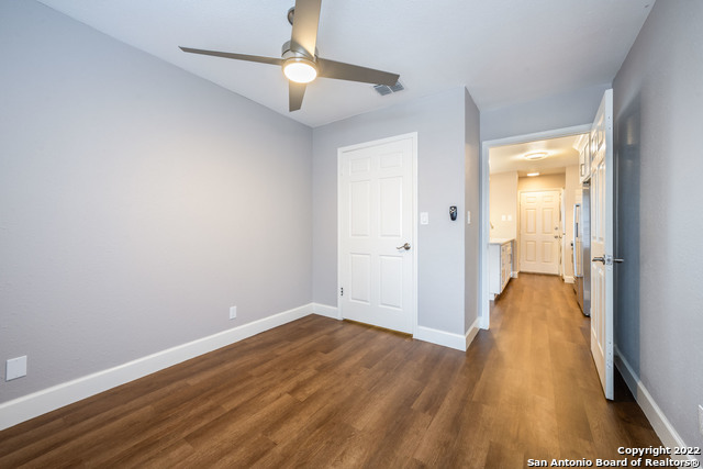 Image 14 of 29 For 810 Euclid Ave E