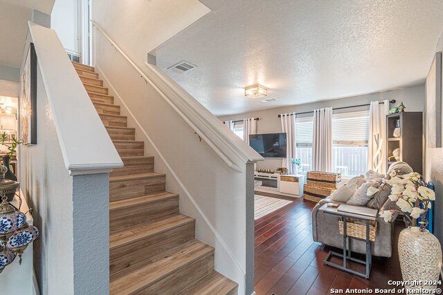 Image 8 of 55 For 18 Sulfur Cyn