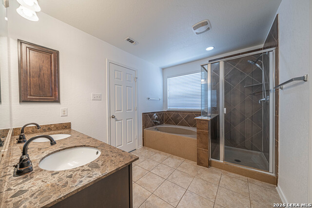 Image 23 of 33 For 2527 Villa Borghese