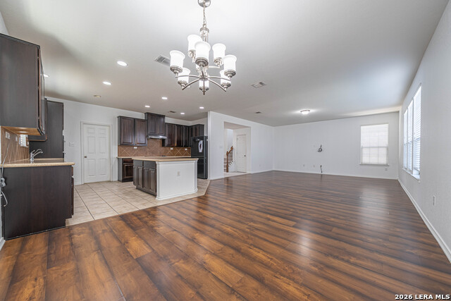 Image 4 of 33 For 2527 Villa Borghese