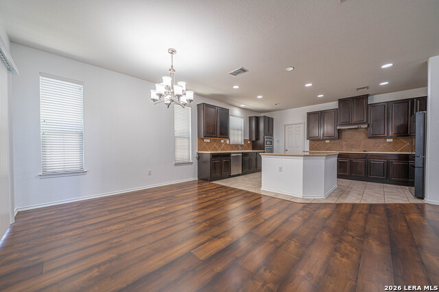 Image 5 of 33 For 2527 Villa Borghese