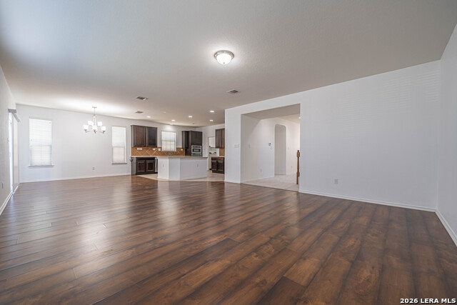 Image 6 of 33 For 2527 Villa Borghese