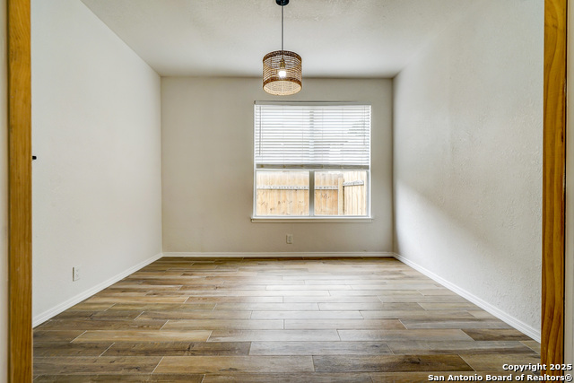 Image 14 of 33 For 21110 Foothill Pine