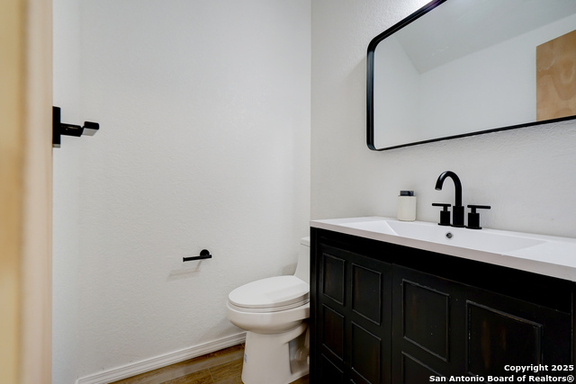 Image 17 of 33 For 21110 Foothill Pine