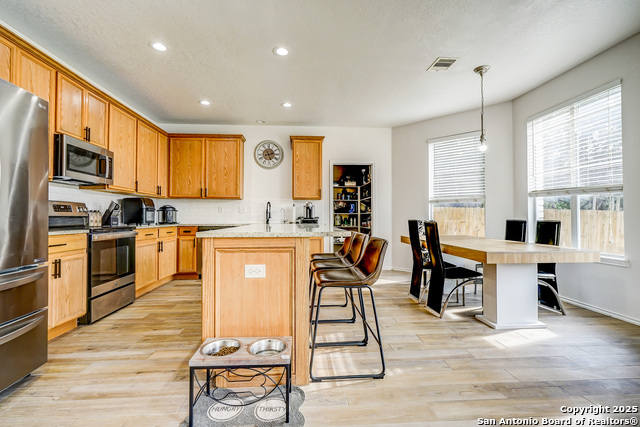 Image 18 of 33 For 21110 Foothill Pine