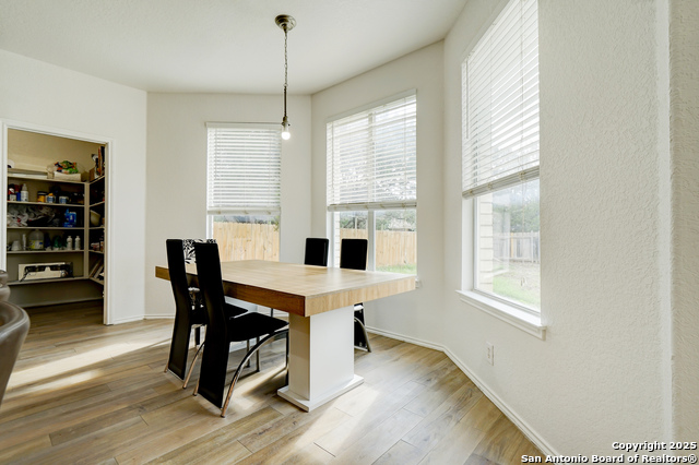 Image 19 of 33 For 21110 Foothill Pine