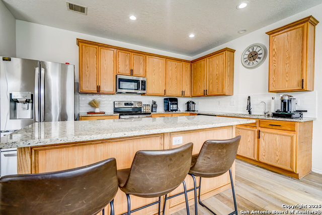 Image 20 of 33 For 21110 Foothill Pine