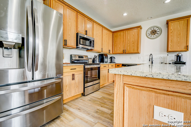 Image 28 of 33 For 21110 Foothill Pine