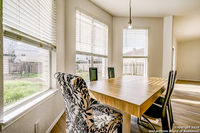 Image 31 of 33 For 21110 Foothill Pine