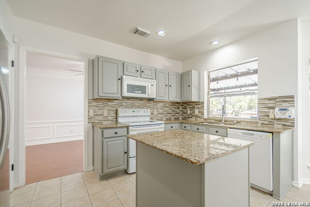 Image 11 of 42 For 10449 Trailway Oak