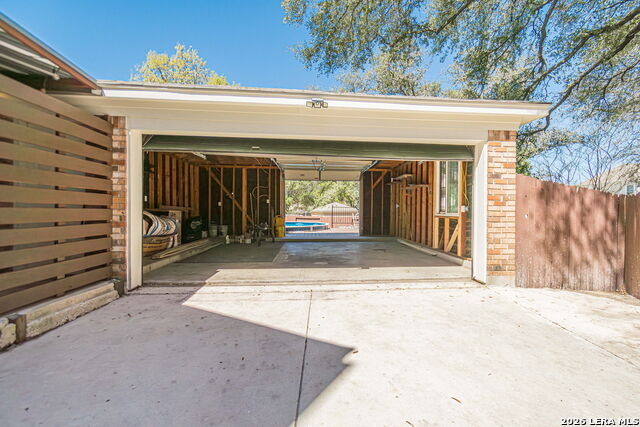 Image 42 of 42 For 10449 Trailway Oak