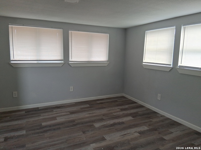 Image 11 of 17 For 539 Hicks  