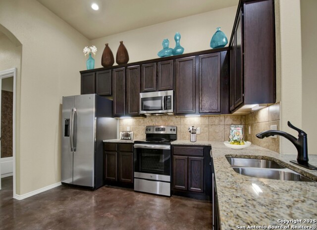 Image 9 of 19 For 9211 Canyon  