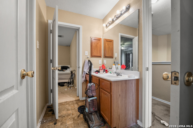 Image 31 of 39 For 4126 Bear Oak