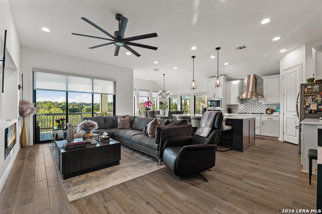 Image 20 of 50 For 14035 May Mist