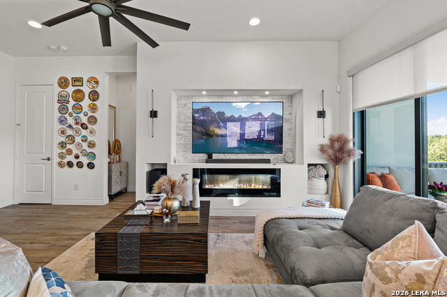 Image 22 of 50 For 14035 May Mist