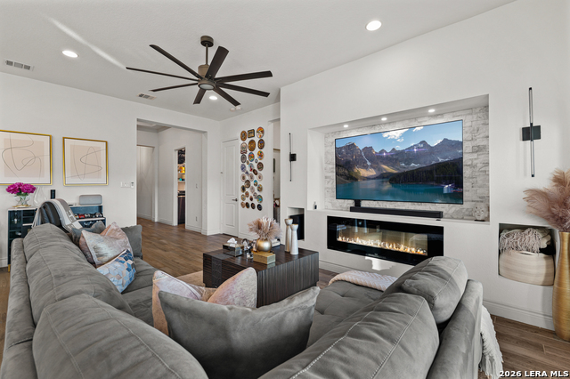 Image 23 of 50 For 14035 May Mist