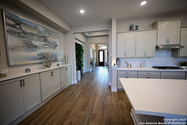 Image 9 of 26 For 24822 Resort