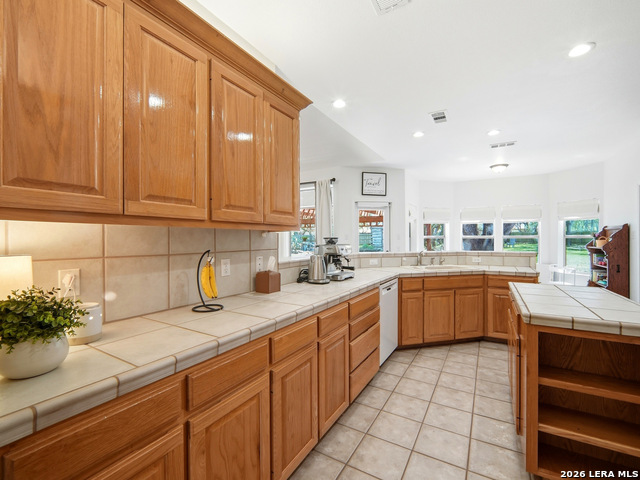 Image 13 of 51 For 121 Delaney Rae