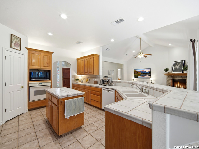 Image 14 of 51 For 121 Delaney Rae