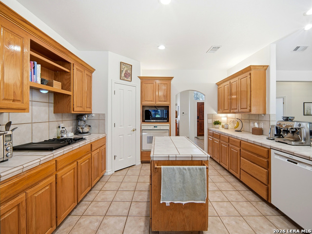 Image 15 of 51 For 121 Delaney Rae