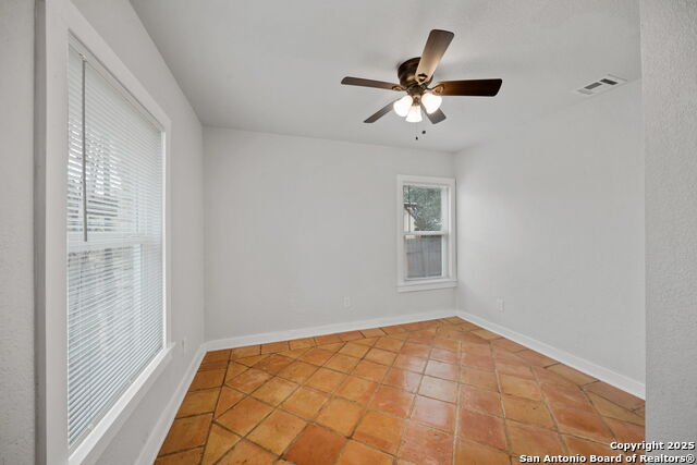 Image 15 of 24 For 1046 Hillcrest Dr