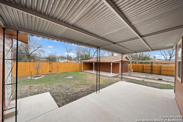 Image 20 of 24 For 1046 Hillcrest Dr