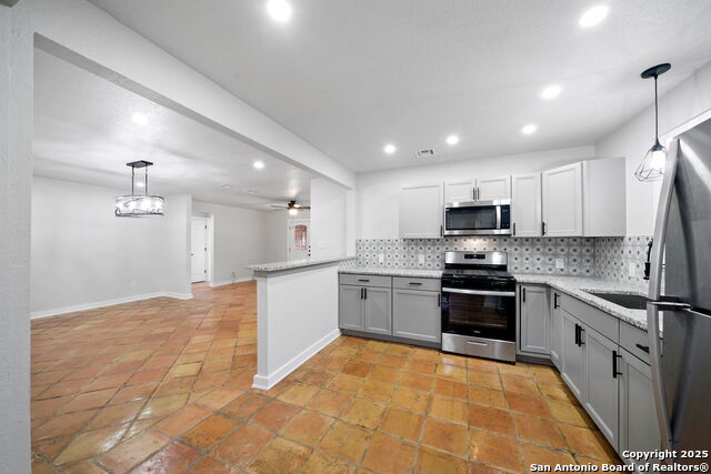 Image 9 of 24 For 1046 Hillcrest Dr