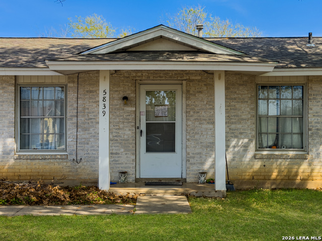 Image 4 of 9 For 5839 Sandy Valley St