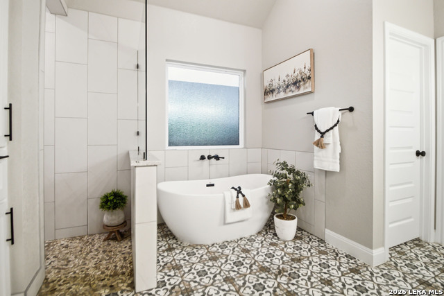 Image 22 of 38 For 104 Hondo Ridge