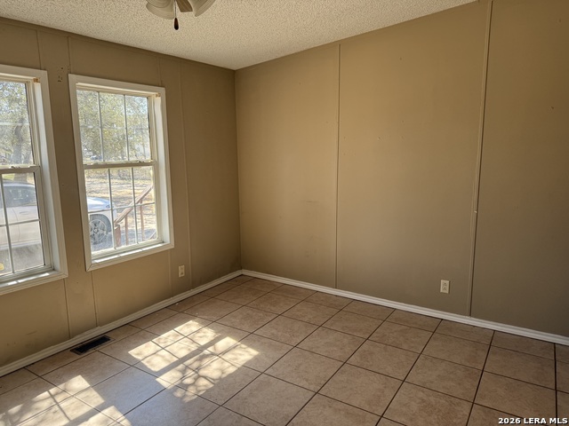 Image 9 of 26 For 195 Ashford  